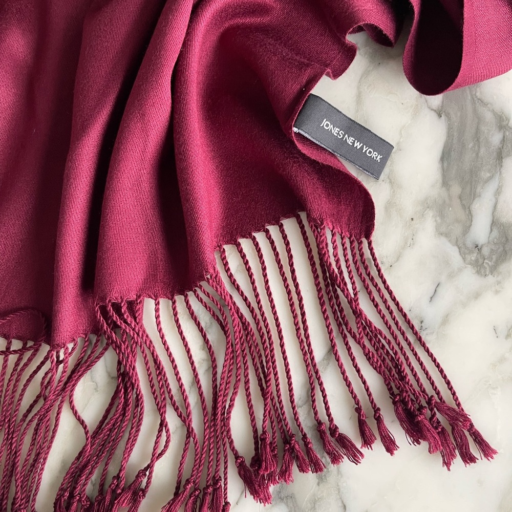 Elegant Burgundy Scarf (100% viscose) - Picture 3 of 5